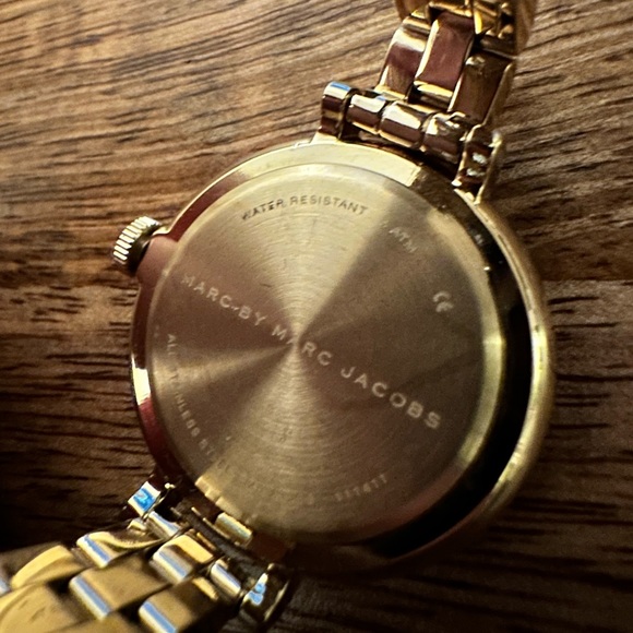 Marc Jacobs Gold Watch - Picture 5 of 6